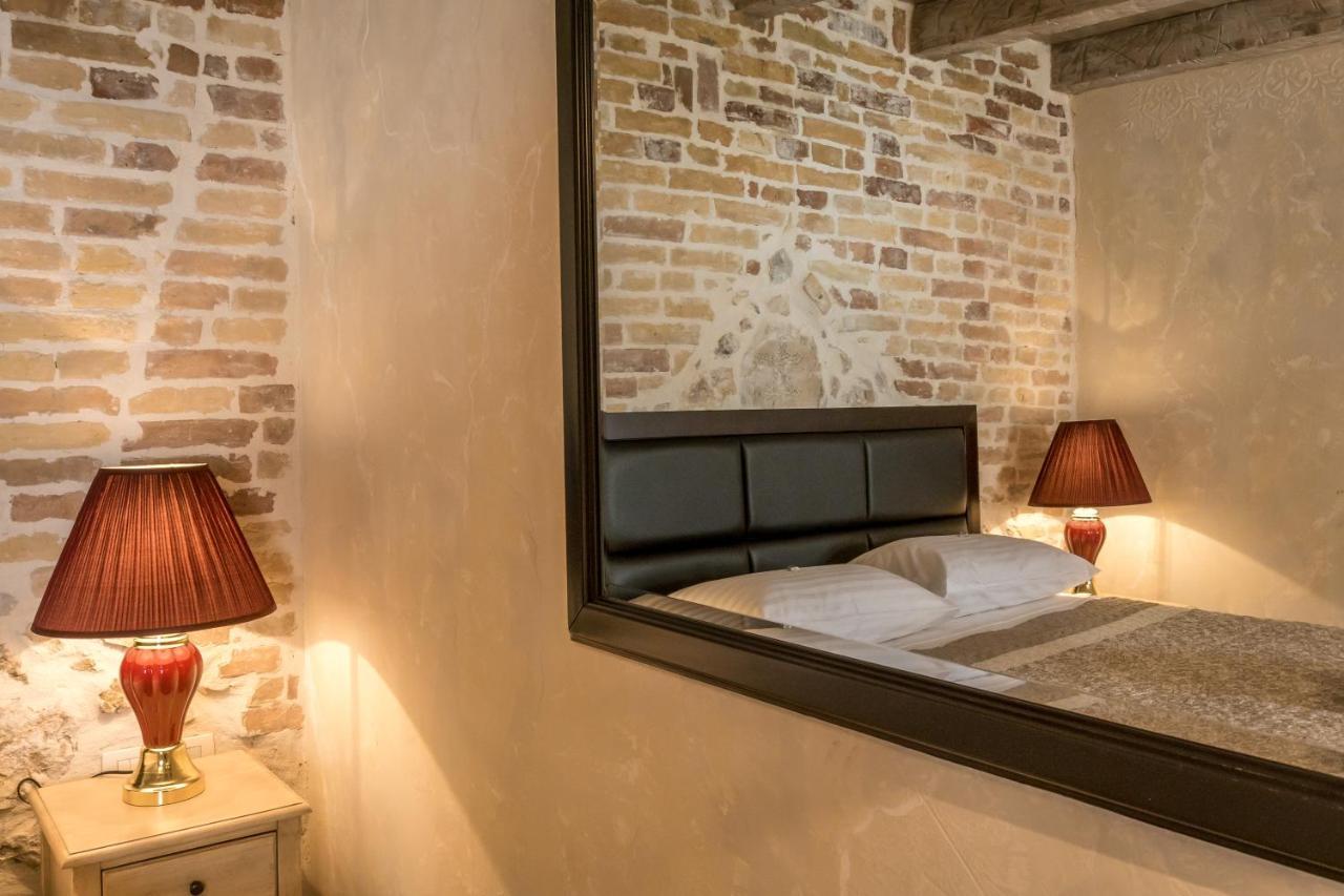 Historic Plaza Varos Split (Adults Only) מראה חיצוני תמונה