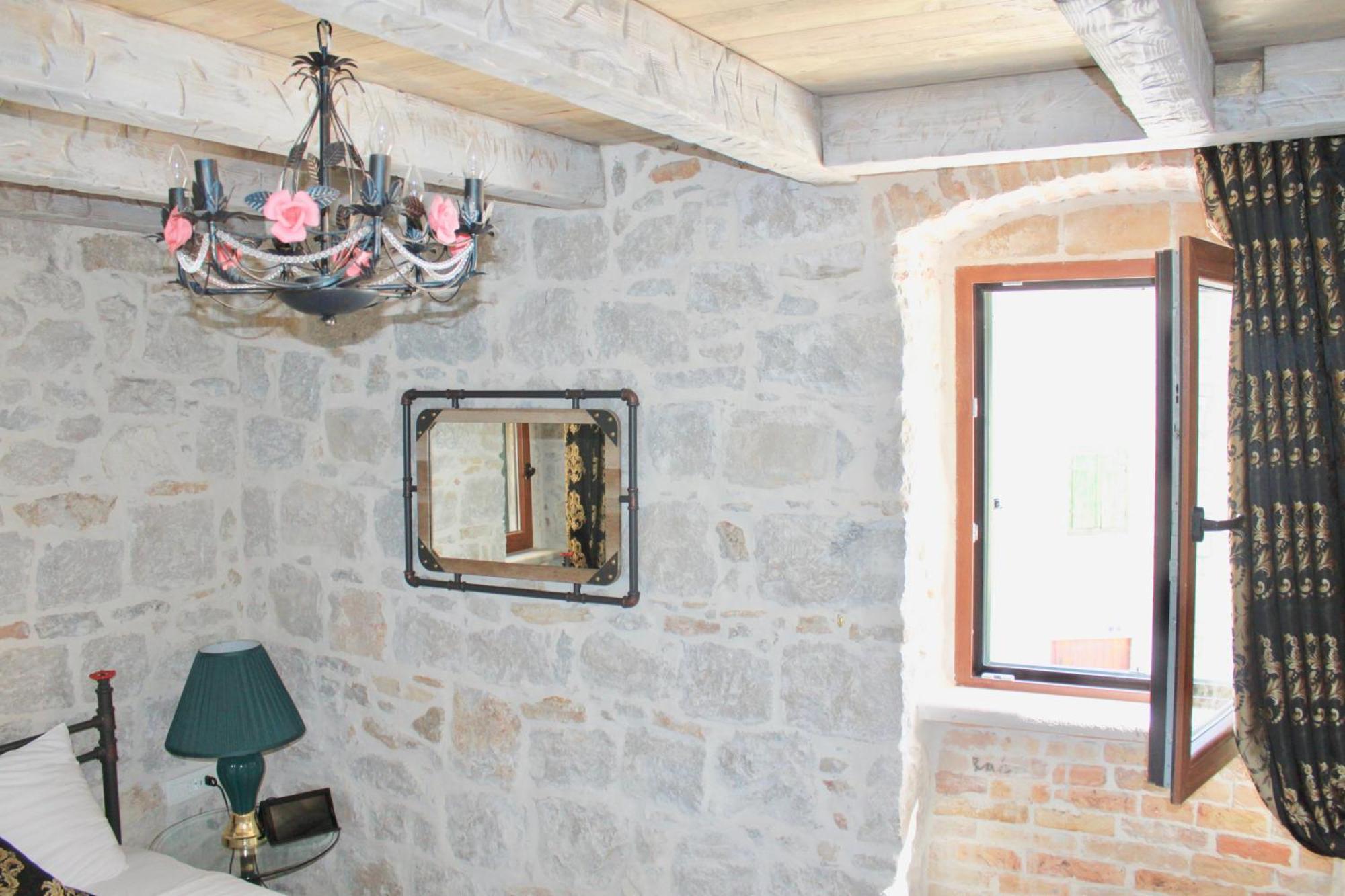 Historic Plaza Varos Split (Adults Only) חדר תמונה