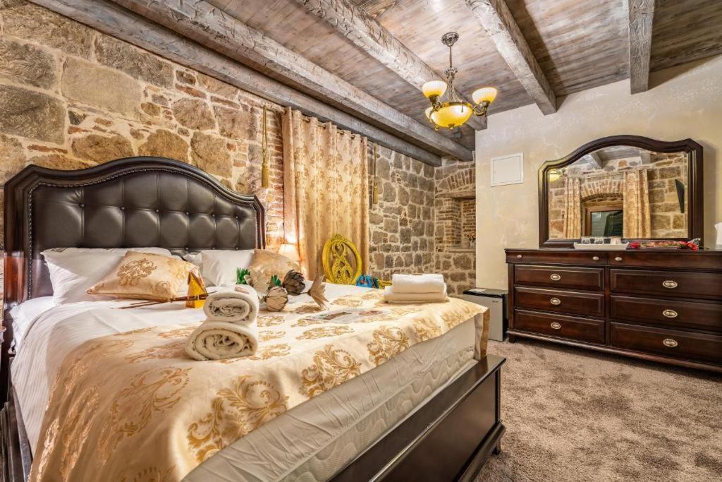 Historic Plaza Varos Split (Adults Only) מראה חיצוני תמונה